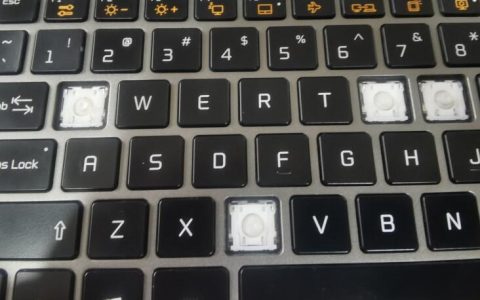 LG Gram 15Z980键盘键帽拆除技巧